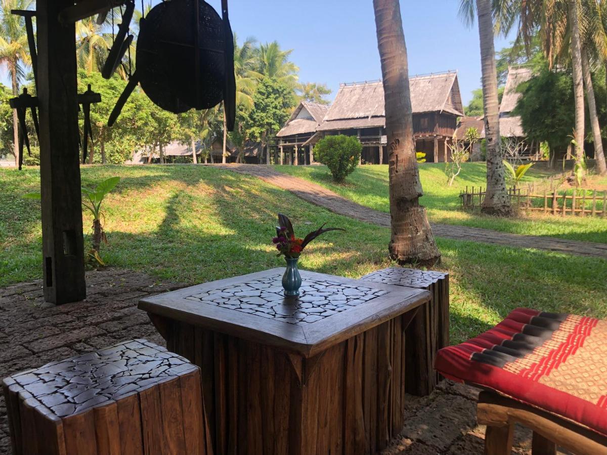 On The Mekong Resort หลวงพระบาง ภายนอก รูปภาพ