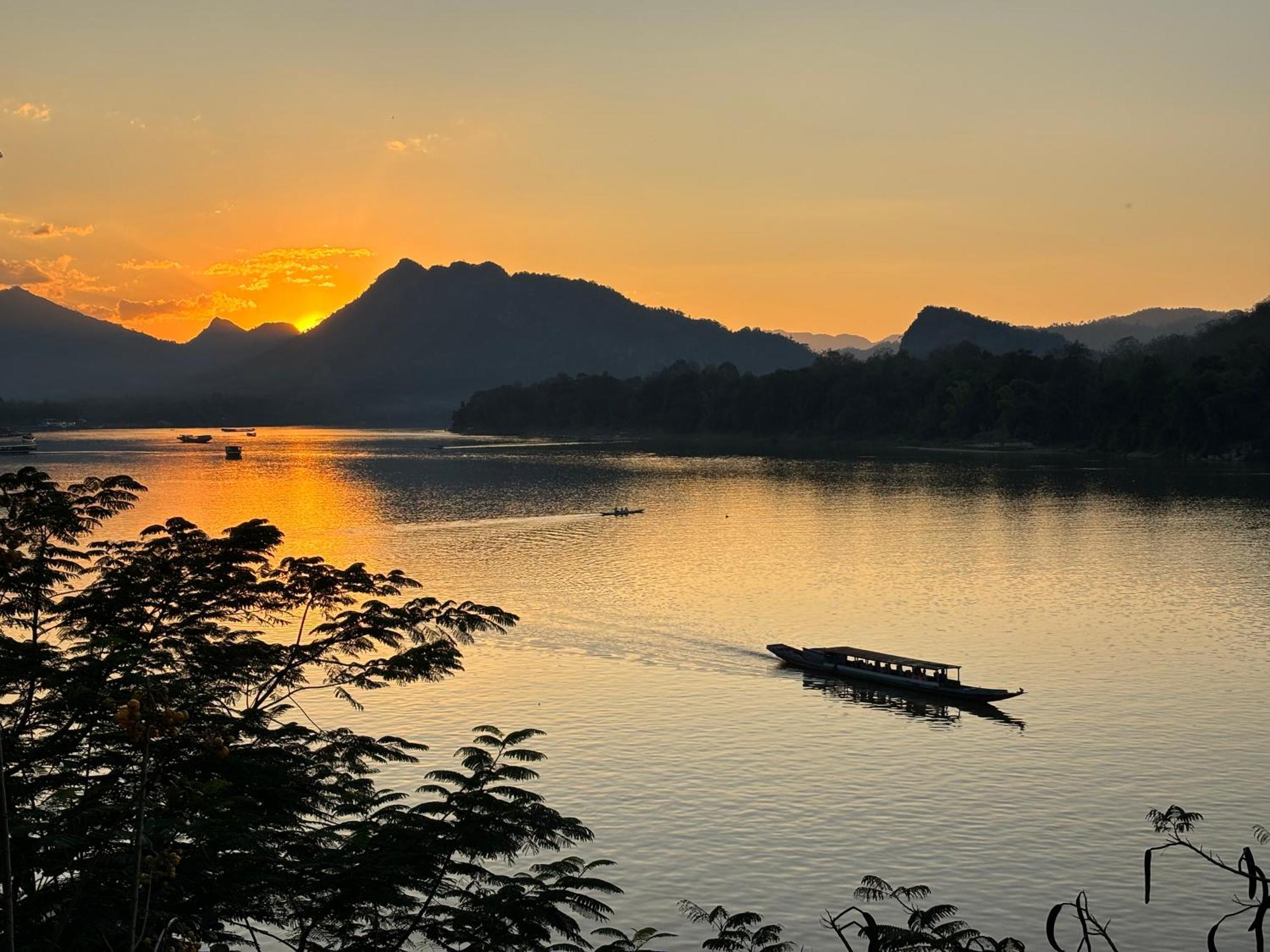On The Mekong Resort หลวงพระบาง ภายนอก รูปภาพ